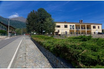 Vista del Palazzo Comunale da Via San Carlo